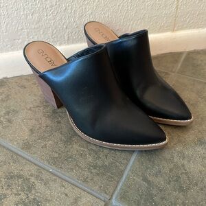 Abound Black Mules with Pointed Toe and Medium Heel